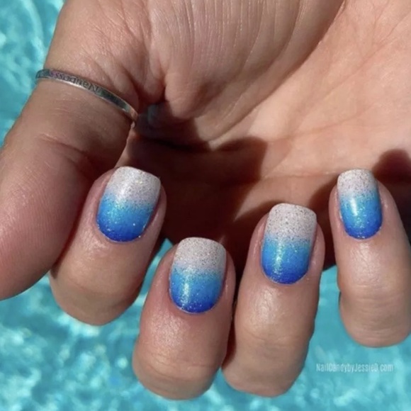 *Retired* Color Street: Dose of Mykonos | Navy Blue White Gradient Ombre Glitter - Picture 5 of 15